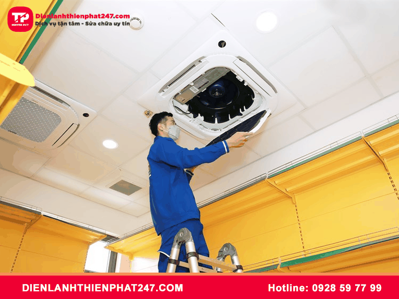 Thợ sửa tủ lạnh điện máy xanh